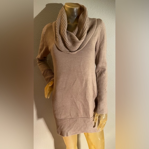 H&M Women’s size M cowl-neck sweater - Picture 2 of 5